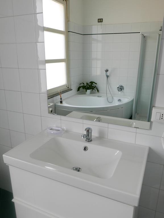Guesthouse Flora Lodi Kültér fotó